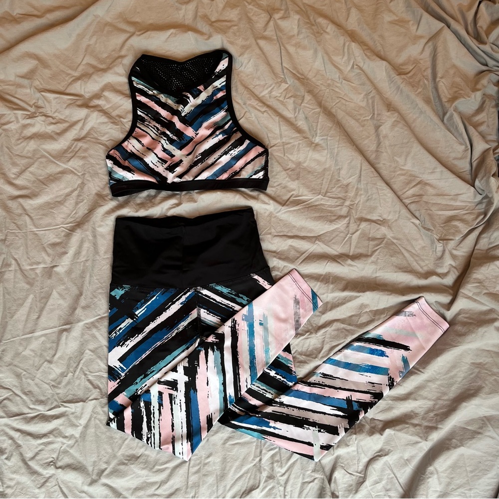 Beyond Yoga mesh watercolor 2 piece set